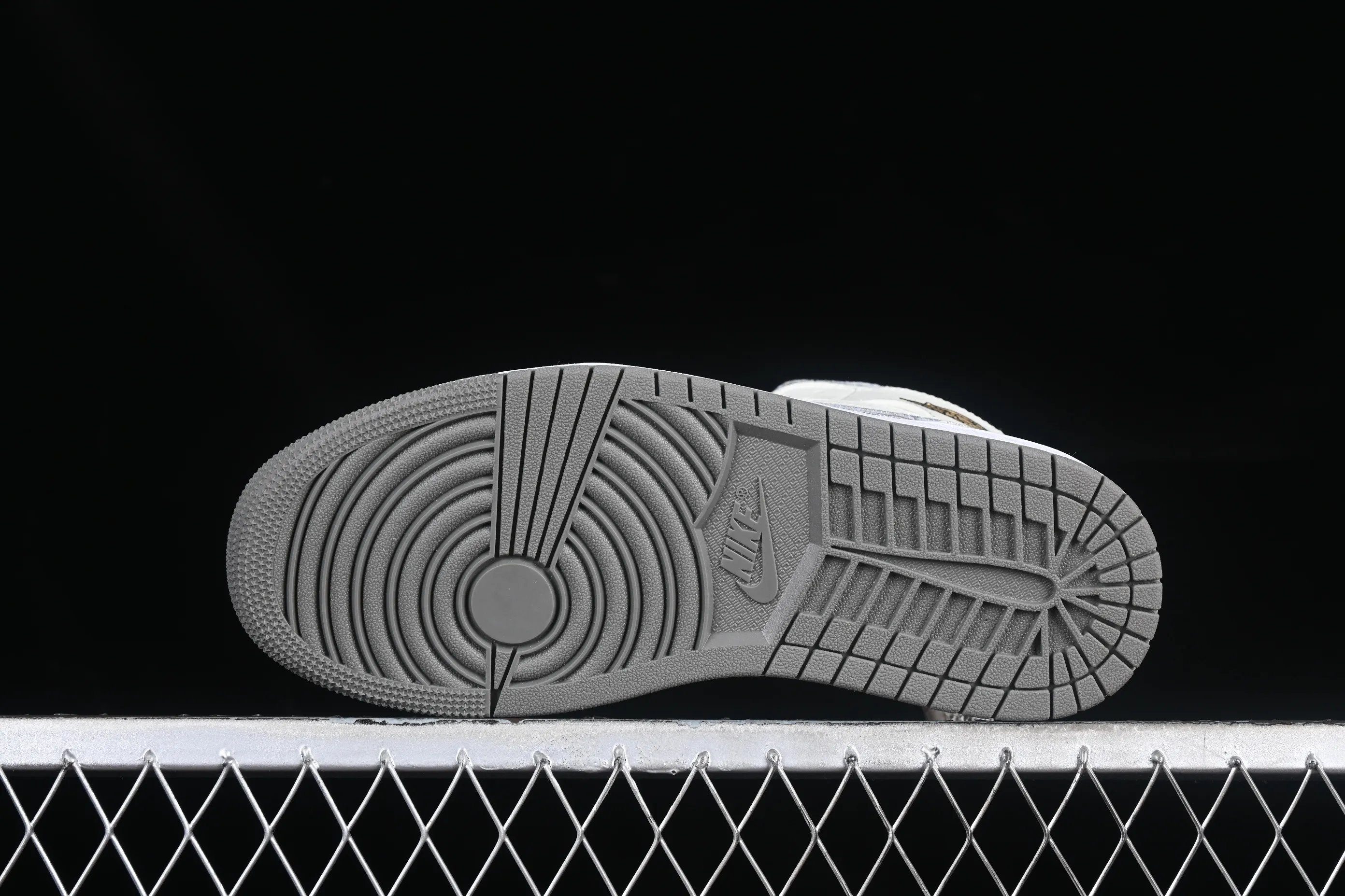 All Categories Air Jordan Jordan Series Basketball Shoes Air Jordan 1 Mid Air Jordan 1 Mid AJ1 Joe 1 Beige Chinese Cultural Leisure Sneakers FB9899-100